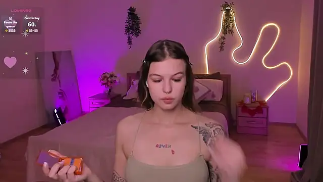 Lisa Blossom online show from May 20, 6:08 am