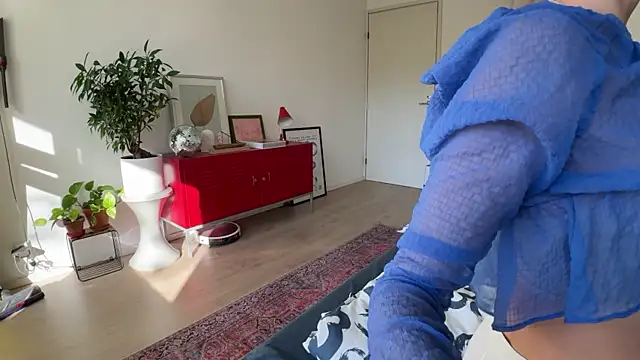 Snapshot of Scorpion_Peach chatting on October 10, 10:47 am Scorpion Peach online show from October 10, 10:47 am