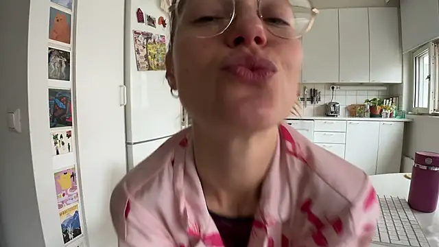 Snapshot of Scorpion_Peach chatting on November 7, 10:15 am Scorpion Peach online show from November 7, 10:15 am