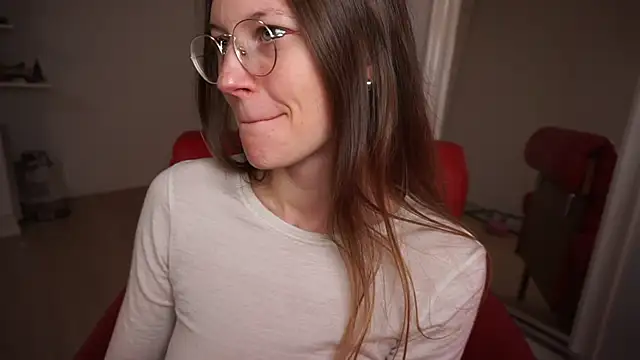 Snapshot of Scorpion_Peach chatting on November 8, 11:21 am Scorpion Peach online show from November 8, 11:21 am