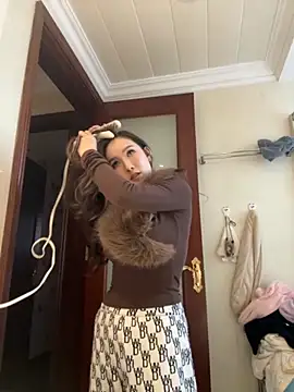 Snapshot of Manson13333 chatting on November 7, 8:25 am Manson13333 online show from November 7, 8:25 am