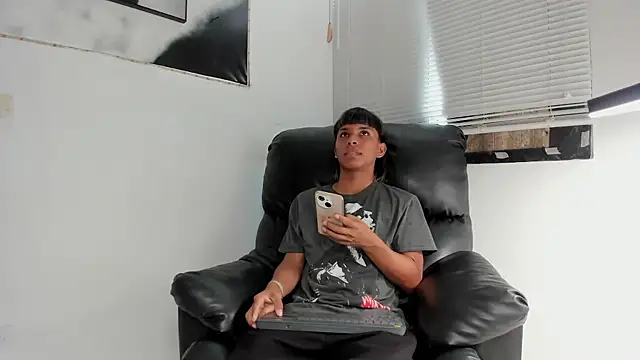 tyler twink boy online show from February 5, 2:00 pm