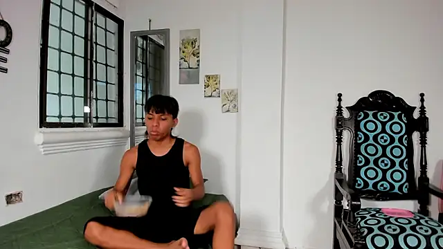 tyler twink boy online show from March 13, 1:29 pm