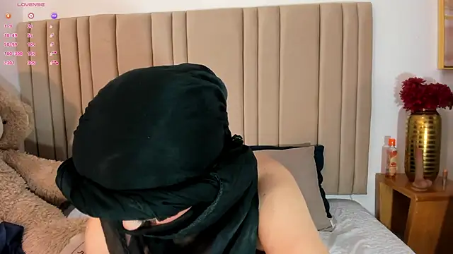 Snapshot of najwa__ chatting on April 25, 4:15 am najwa online show from April 25, 4:15 am