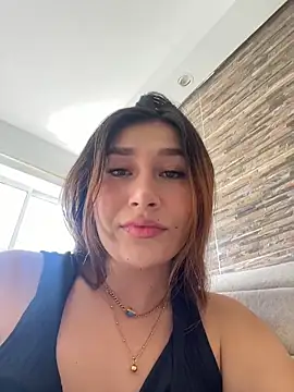 Isa Villamarin online show from October 16, 2:40 pm
