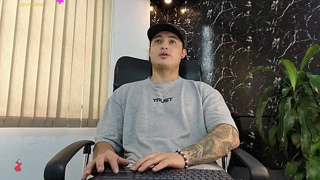 Alexander ferre online show from February 16, 1:29 pm