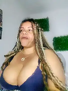 Snapshot of Eva_Luxei chatting on February 6, 5:23 am Eva Luxei online show from February 6, 5:23 am