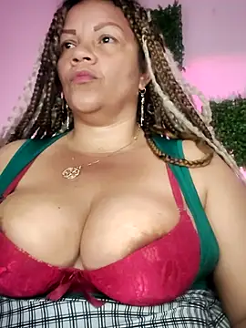 Snapshot of Eva_Luxei chatting on February 8, 3:54 am Eva Luxei online show from February 8, 3:54 am