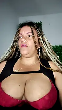 Snapshot of Eva_Luxei chatting on February 10, 12:31 pm Eva Luxei online show from February 10, 12:31 pm