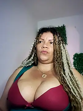 Snapshot of Eva_Luxei chatting on February 28, 3:07 am Eva Luxei online show from February 28, 3:07 am