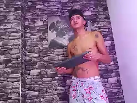 Snapshot of gustavo_saaled19_ chatting on October 26, 2:34 pm gustavo saaled19 online show from October 26, 2:34 pm