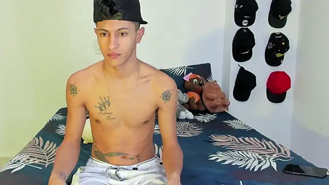 Snapshot of gustavo_saaled19_ chatting on October 31, 5:58 pm gustavo saaled19 online show from October 31, 5:58 pm