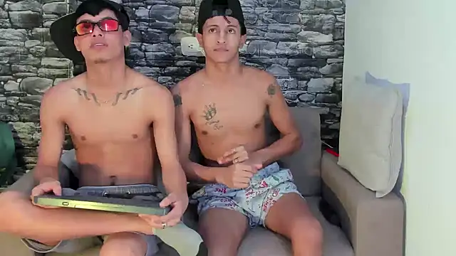 Snapshot of gustavo_saaled19_ chatting on November 10, 10:20 pm gustavo saaled19 online show from November 10, 10:20 pm