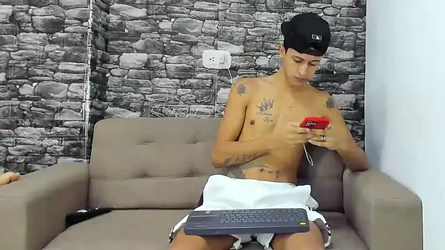 Snapshot of gustavo_saaled19_ chatting on December 20, 6:59 pm gustavo saaled19 online show from December 20, 6:59 pm