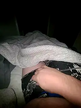 Snapshot of Mr1bucket chatting on December 15, 3:44 am Mr1bucket online show from December 15, 3:44 am