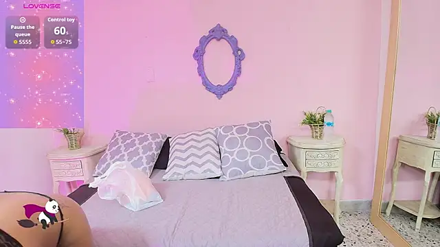 Snapshot of Nahomi_Rivera chatting on October 10, 12:59 pm Nahomi Rivera online show from October 10, 12:59 pm