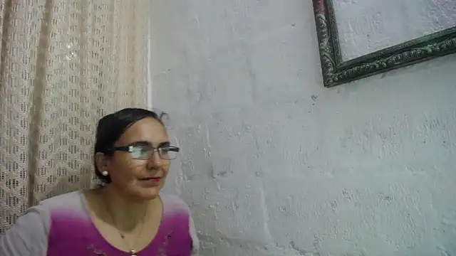 gabbyparker  online show from February 13, 11:45 pm