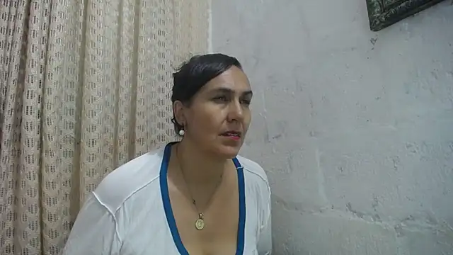 Snapshot of gabbyparker_ chatting on May 8, 9:36 am gabbyparker online show from May 8, 9:36 am