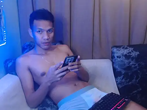 Snapshot of fantasy_davidxx chatting on October 24, 11:01 pm fantasy davidxx online show from October 24, 11:01 pm