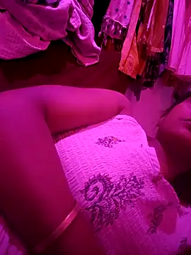 Snapshot of hotshreya69 chatting on October 3, 12:35 pm hotshreya69 online show from October 3, 12:35 pm