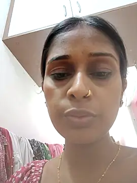 Snapshot of hotshreya69 chatting on October 28, 7:45 am hotshreya69 online show from October 28, 7:45 am