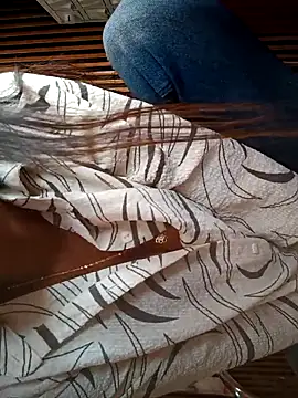 Snapshot of hotshreya69 chatting on November 6, 8:15 am hotshreya69 online show from November 6, 8:15 am