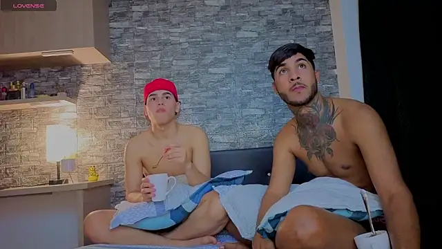 Theimperialboys  online show from April 7, 12:22 am