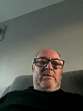 Snapshot of naughtygrandad1 chatting on December 3, 8:45 am naughtygrandad1 online show from December 3, 8:45 am