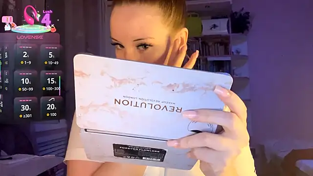 PandaFluff online show from September 22, 5:15 pm