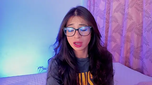 Snapshot of riley_bensongh chatting on September 26, 8:46 pm riley bensongh online show from September 26, 8:46 pm