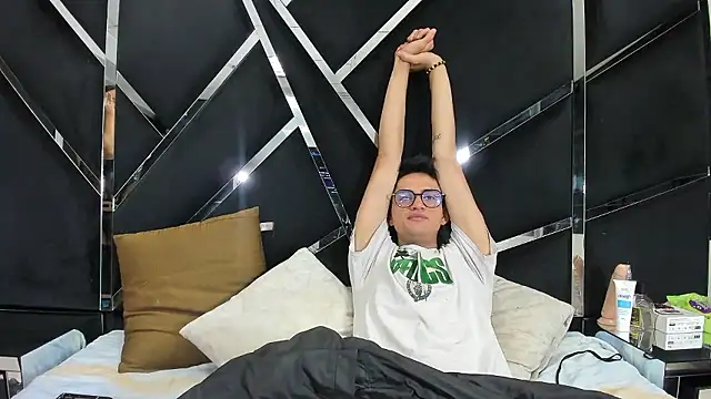 Noa Arez online show from January 17, 3:33 am