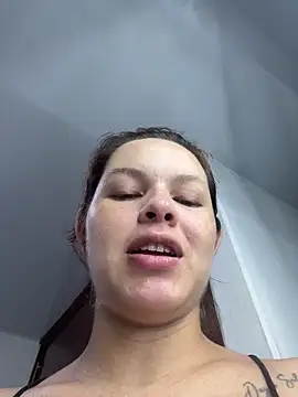 Snapshot of miacarrot chatting on June 28, 3:12 am miacarrot online show from June 28, 3:12 am