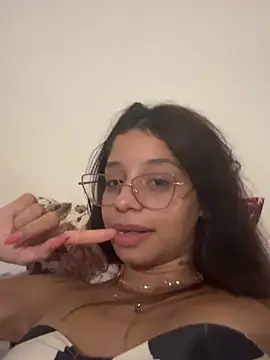 FadaPerigosa online show from April 4, 2:43 am