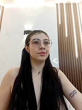 Snapshot of CarolinaMejia chatting on September 24, 1:58 pm CarolinaMejia online show from September 24, 1:58 pm