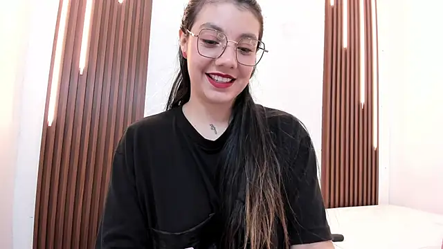 Snapshot of CarolinaMejia chatting on October 4, 2:04 pm CarolinaMejia online show from October 4, 2:04 pm