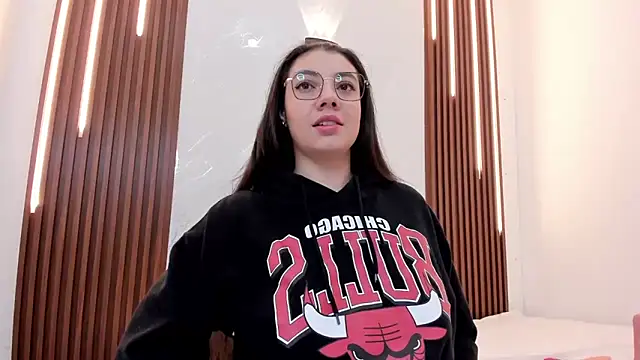 Snapshot of CarolinaMejia chatting on October 16, 10:16 am CarolinaMejia online show from October 16, 10:16 am