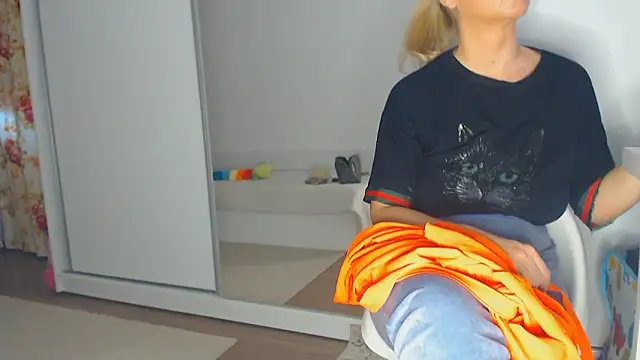 merlyn4 online show from March 8, 9:50 am