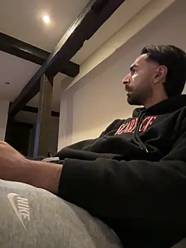 Snapshot of SergioGarcia93 chatting on October 17, 7:27 pm SergioGarcia93 online show from October 17, 7:27 pm