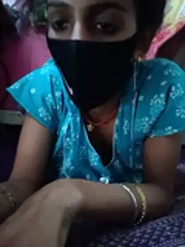 Snapshot of priyastrip314 chatting on June 10, 8:35 am priyastrip314 online show from June 10, 8:35 am