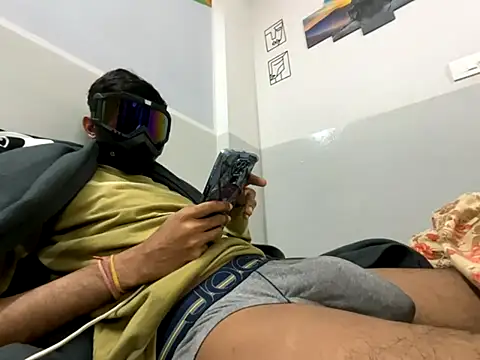 Snapshot of monster_fuck chatting on November 11, 11:27 pm monster fuck online show from November 11, 11:27 pm