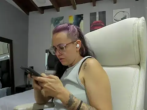 Snapshot of dalila_macherano1 chatting on September 9, 11:48 pm dalila macherano1 online show from September 9, 11:48 pm