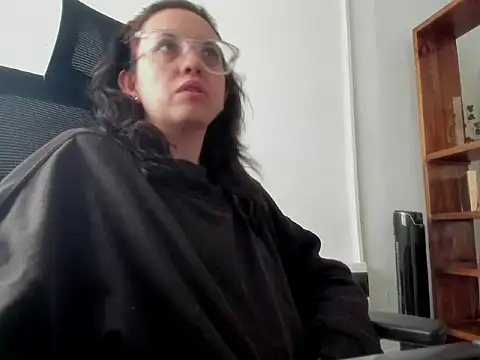 Snapshot of dalila_macherano1 chatting on December 1, 3:50 pm dalila macherano1 online show from December 1, 3:50 pm