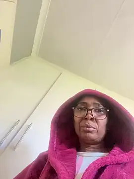 teasernubian online show from March 11, 9:37 am