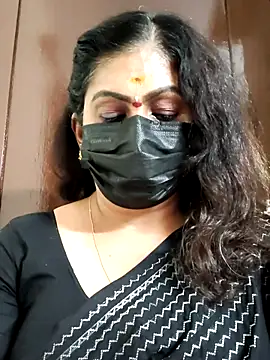 Snapshot of Sweetie_swetha37 chatting on September 15, 8:09 pm Sweetie swetha37 online show from September 15, 8:09 pm
