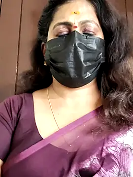 Snapshot of Sweetie_swetha37 chatting on September 20, 7:37 pm Sweetie swetha37 online show from September 20, 7:37 pm
