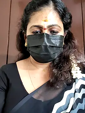 Snapshot of Sweetie_swetha37 chatting on September 21, 12:07 pm Sweetie swetha37 online show from September 21, 12:07 pm
