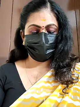 Snapshot of Sweetie_swetha37 chatting on October 10, 5:01 pm Sweetie swetha37 online show from October 10, 5:01 pm