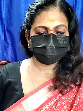 Snapshot of Sweetie_swetha37 chatting on October 19, 9:10 am Sweetie swetha37 online show from October 19, 9:10 am