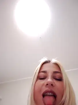 evakisimovareal online show from October 7, 4:04 pm