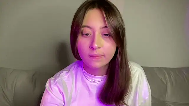 Snapshot of StellarAlice chatting on October 22, 7:24 pm StellarAlice online show from October 22, 7:24 pm